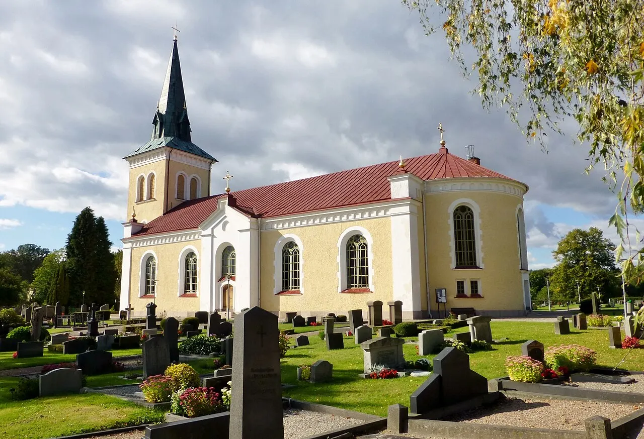 Åryds kyrka.Exteriör från sydöst