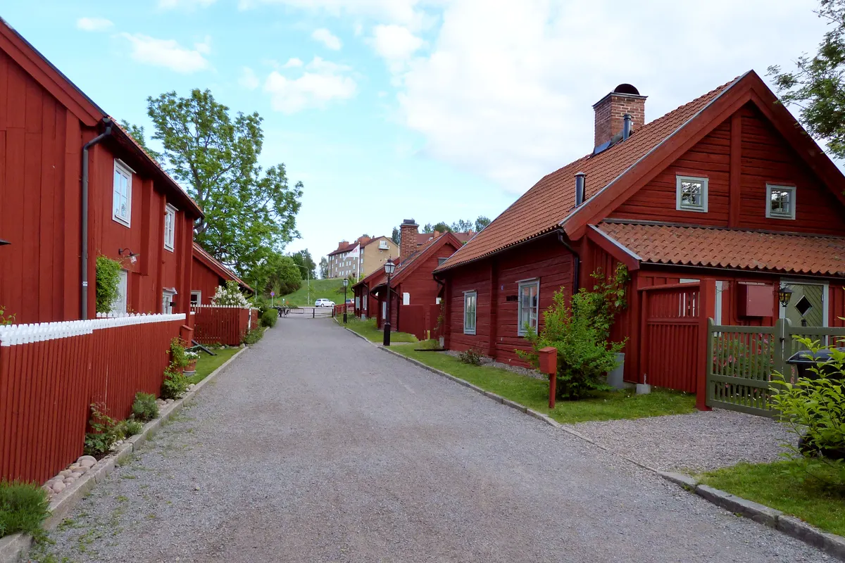 Verksgatan i Åtvidaberg. Husen byggdes i slutet av 1700-talet.