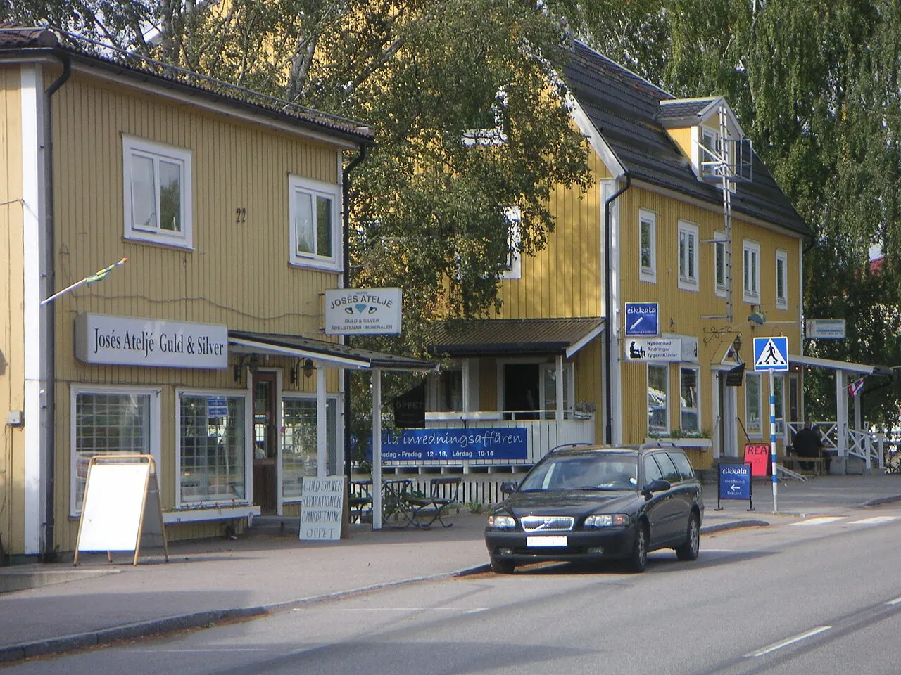 Stockholmsvägen i "gamla" Bålsta i Håbo kommun, Uppland.