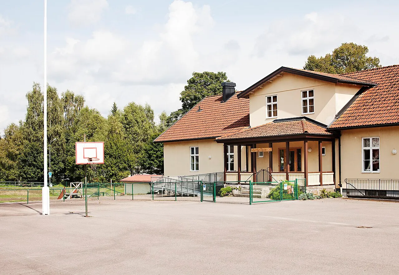 Skolgård i Eket.