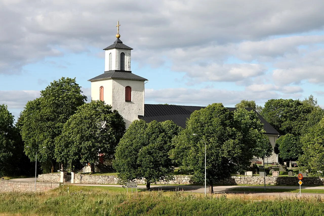 Gällstad och Södra Säms kyrka.