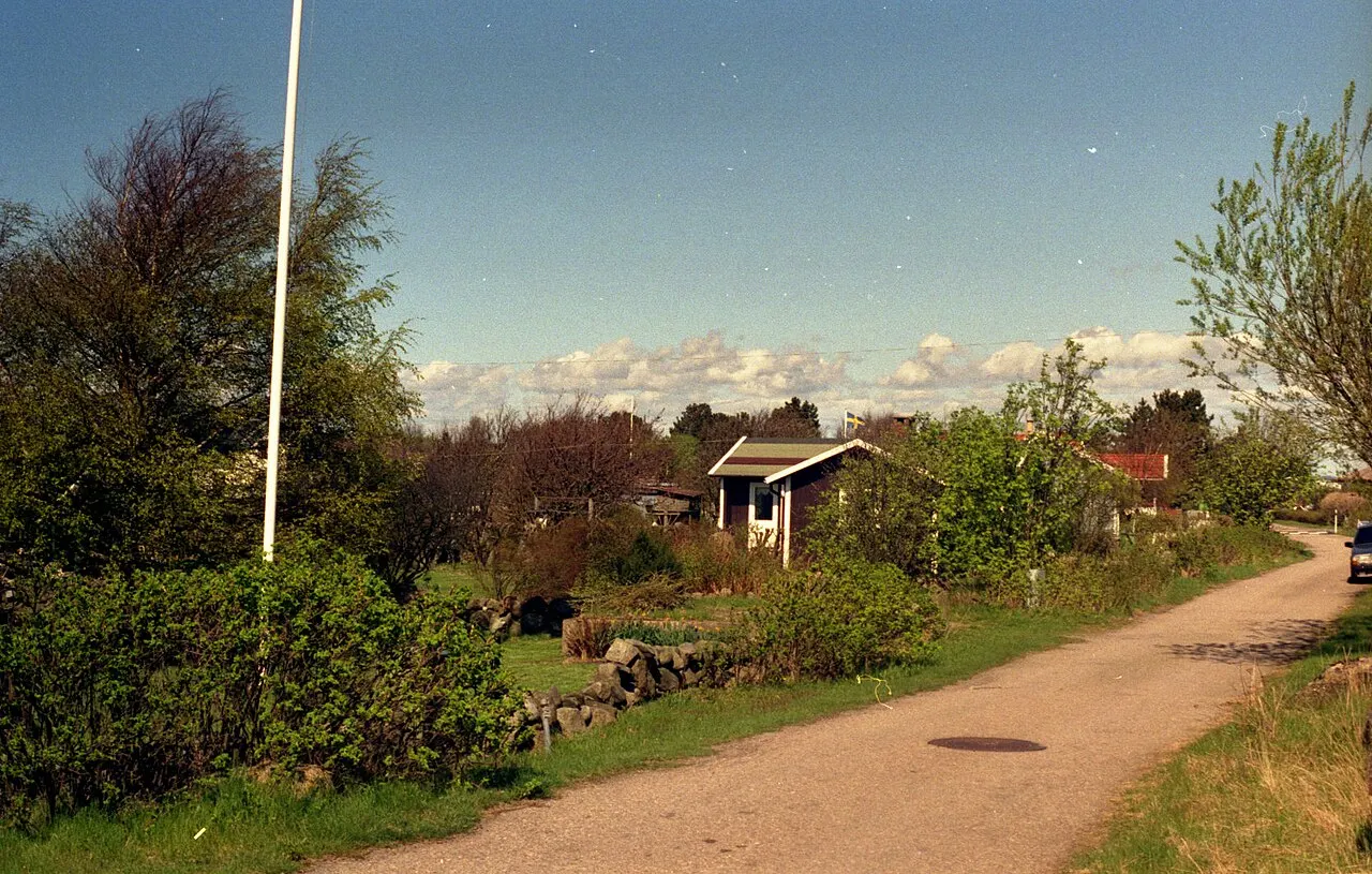 Sommarhus på Linnekullevägen på Getterön. Datumet är ungefärligt men bör vara 1997-2000.