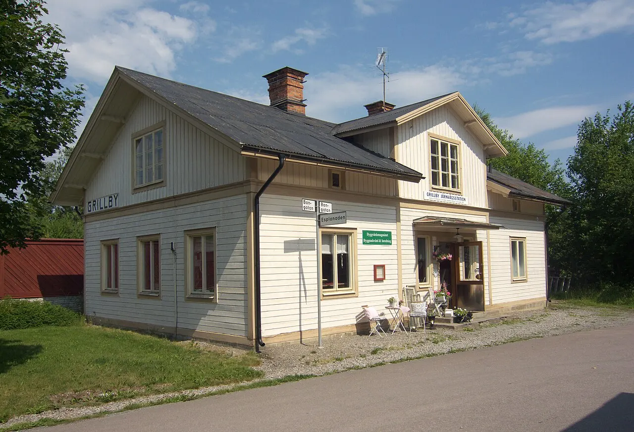 Grillby f d järnvägsstation, numera inrednings- och byggnadsvårdsbutik