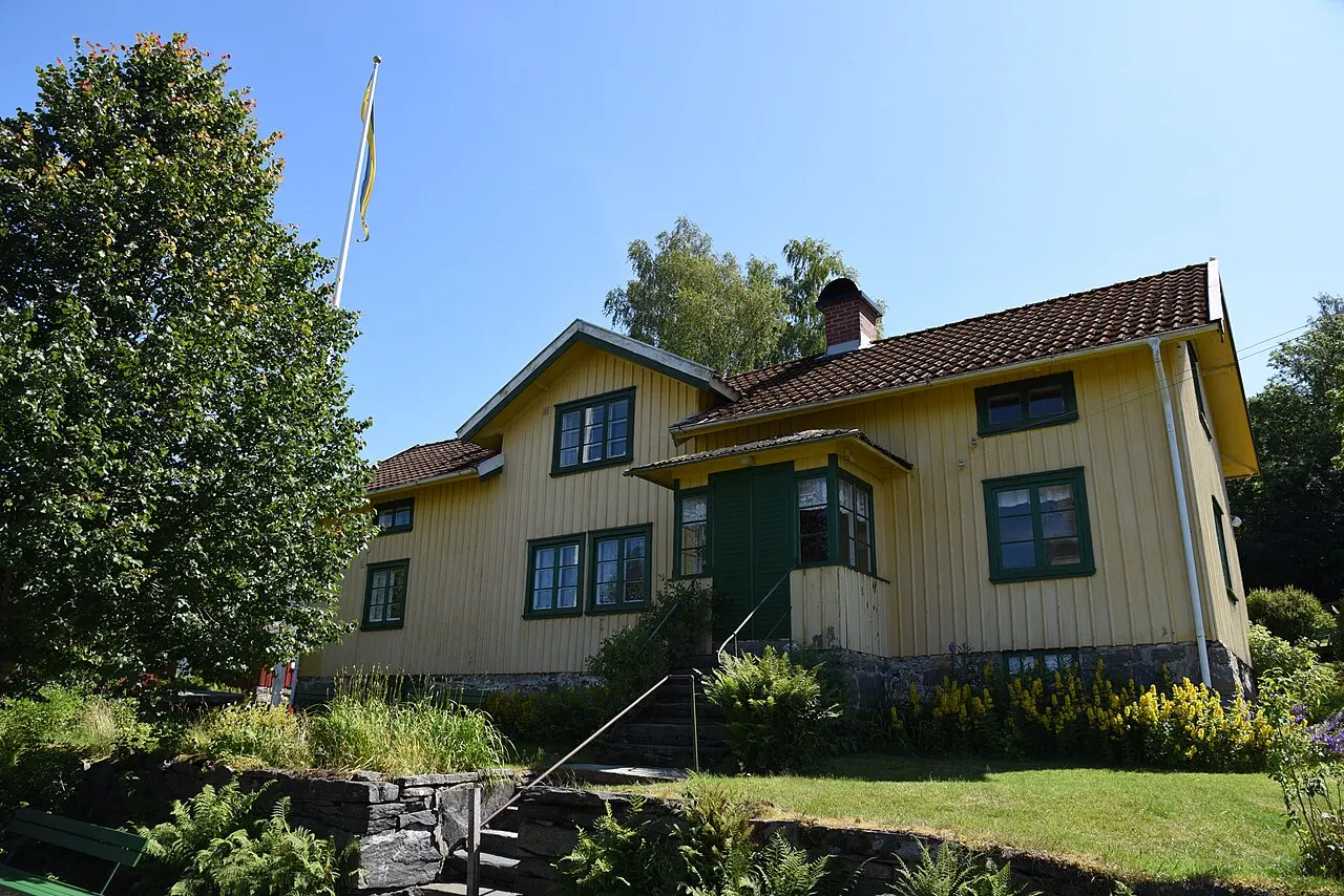 Börjesgården i Hällesåker är sedan 1976 Lindomes hembygdsgård. Den har anor sedan 1600-talet och flyttades i samband med laga skiftet år…