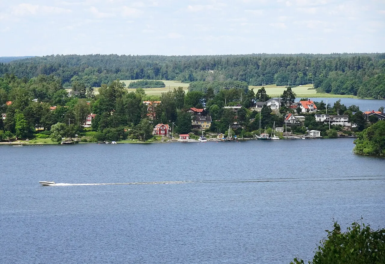 Jungfrusund, Ekerö