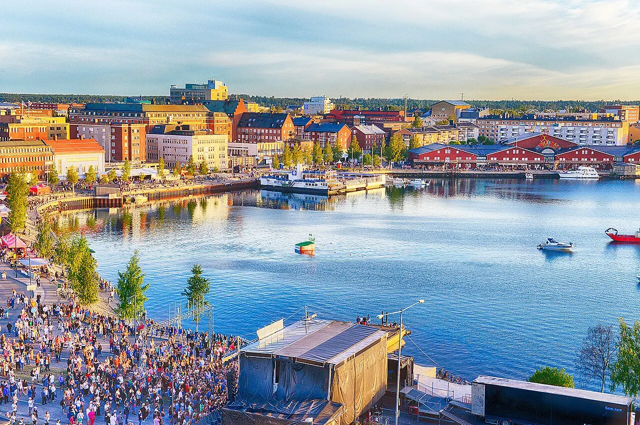 Utsikt över Luleå från brandtornet under Luleå hamnfestival 2014