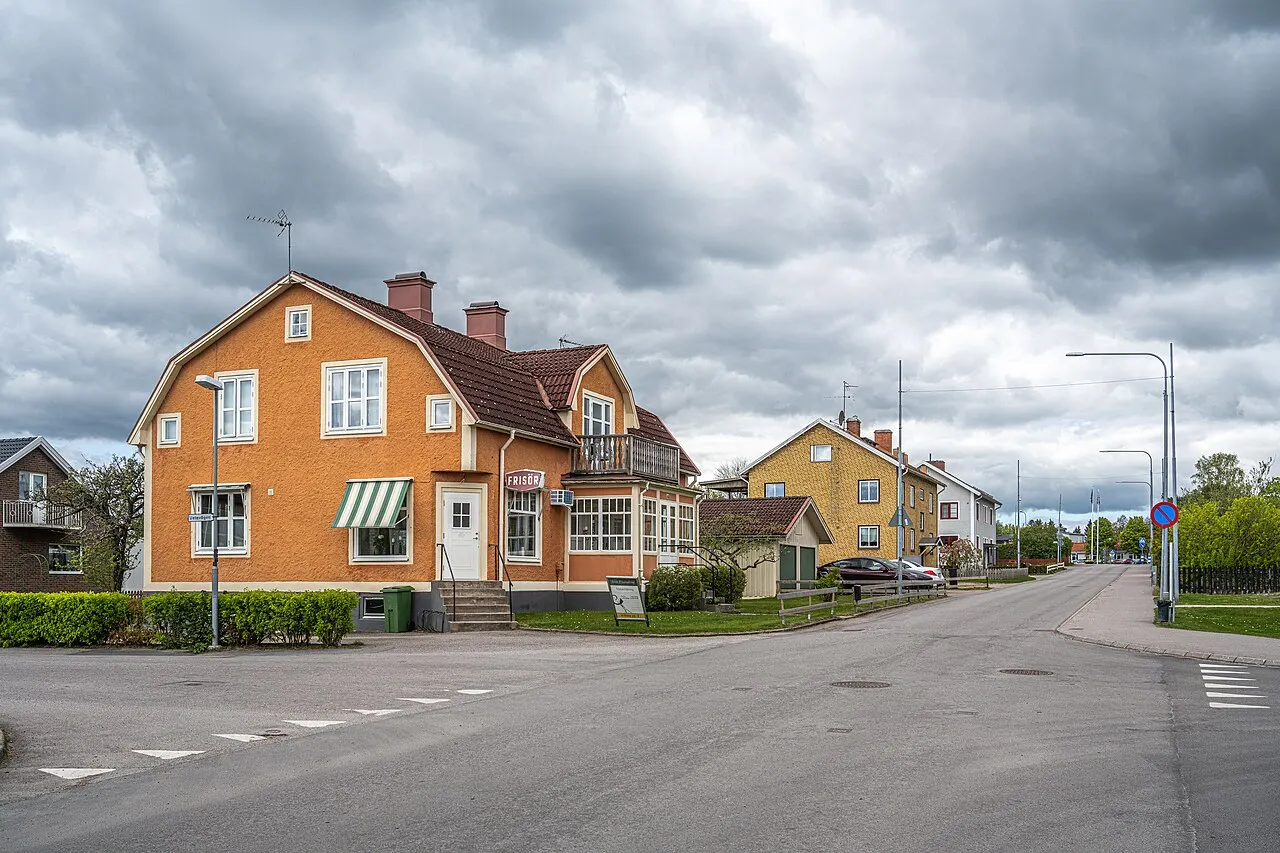 Mantorp i Mjölby kommun, Östergötland. Häradsvägen. 7 maj 2025. Foto: Håkan Skogsjö.