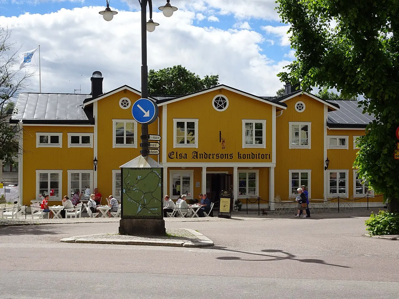 Elsa Andersons konditori i Norberg 2017. Återuppbyggt efter branden 2015.