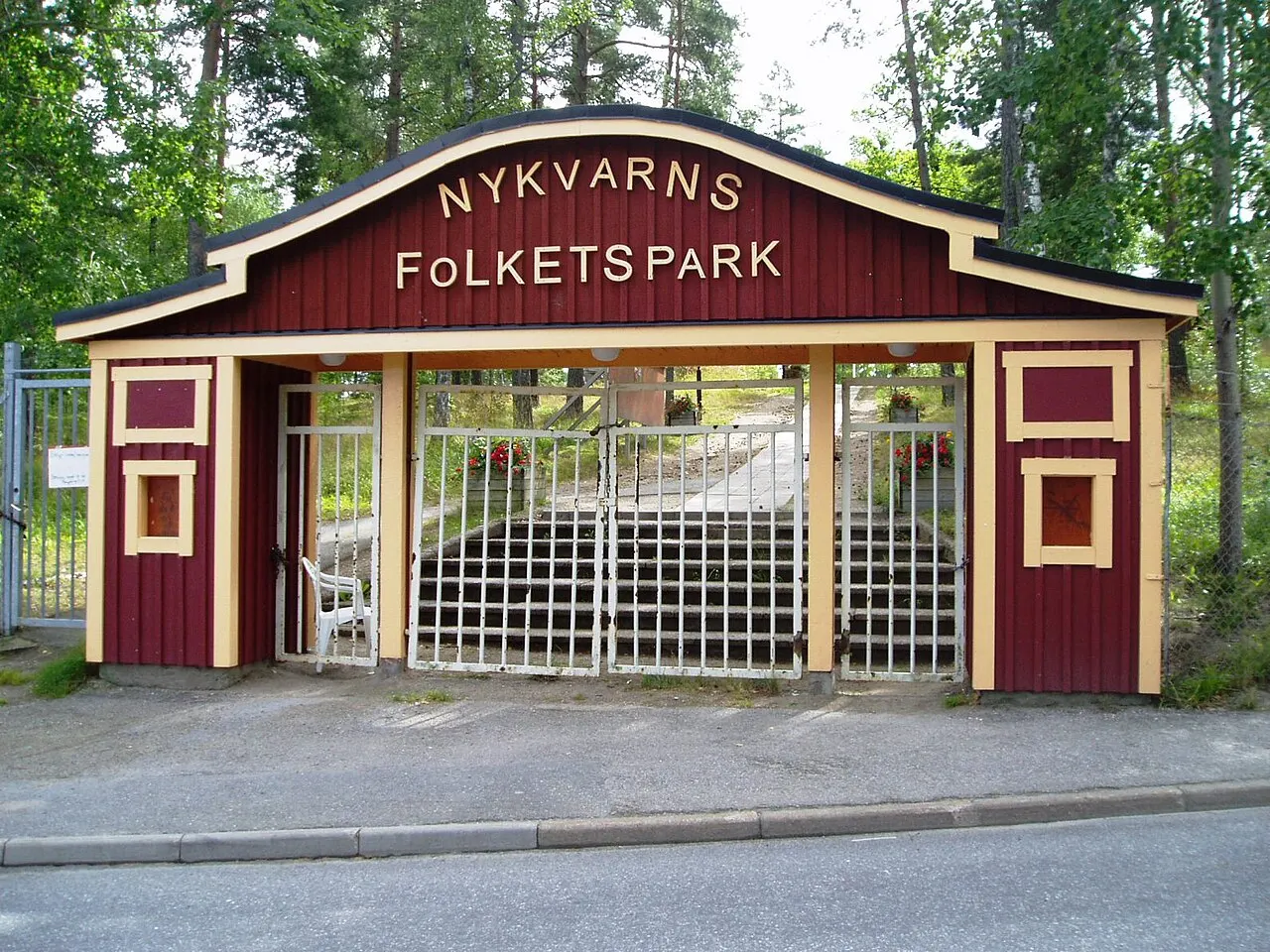 Entré till Folkets Park i Nykvarn i Stockholms län, Södermanland.