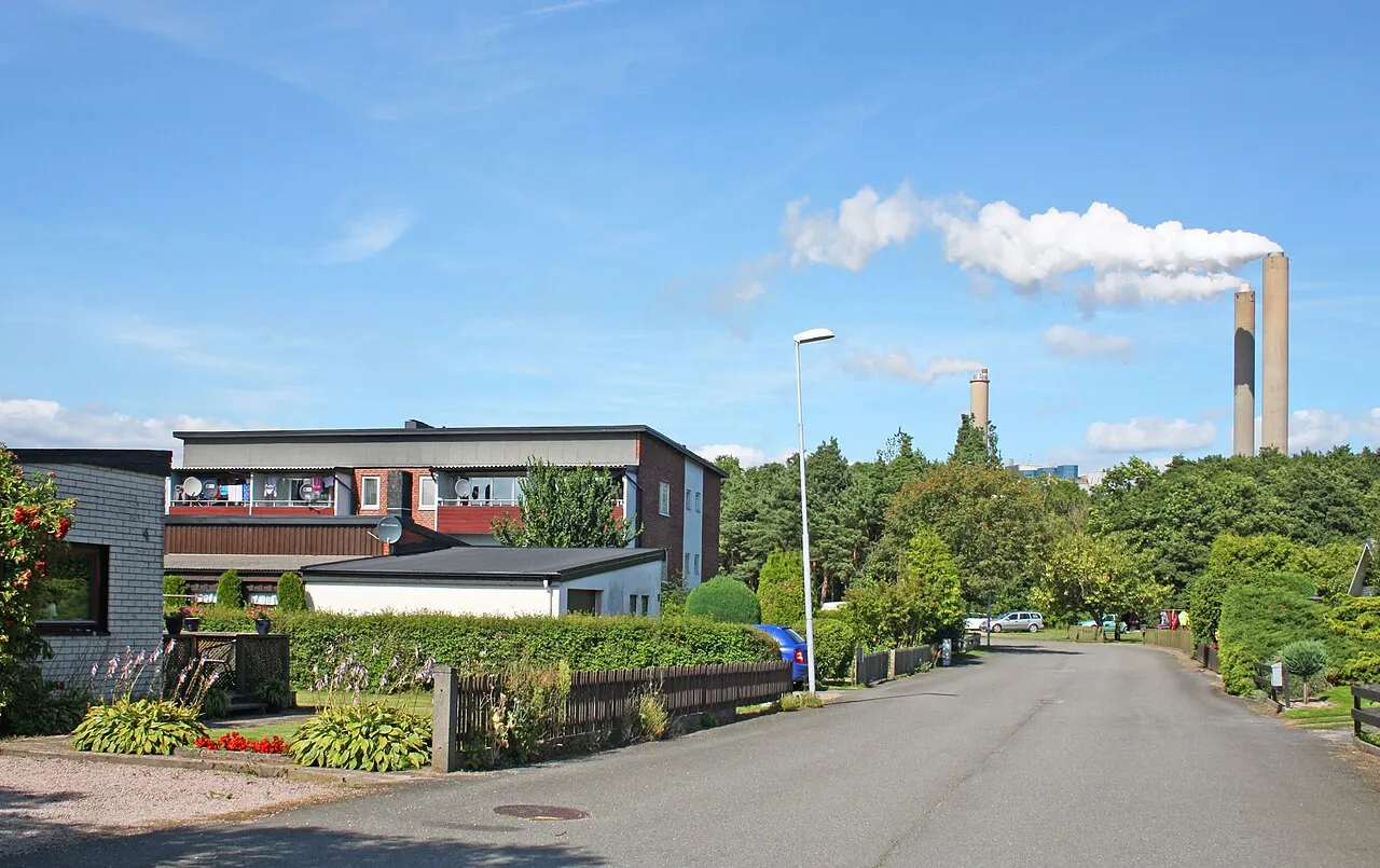 Vinkelvägen i Nymölla. Nymölla bruk i bakgrunden.