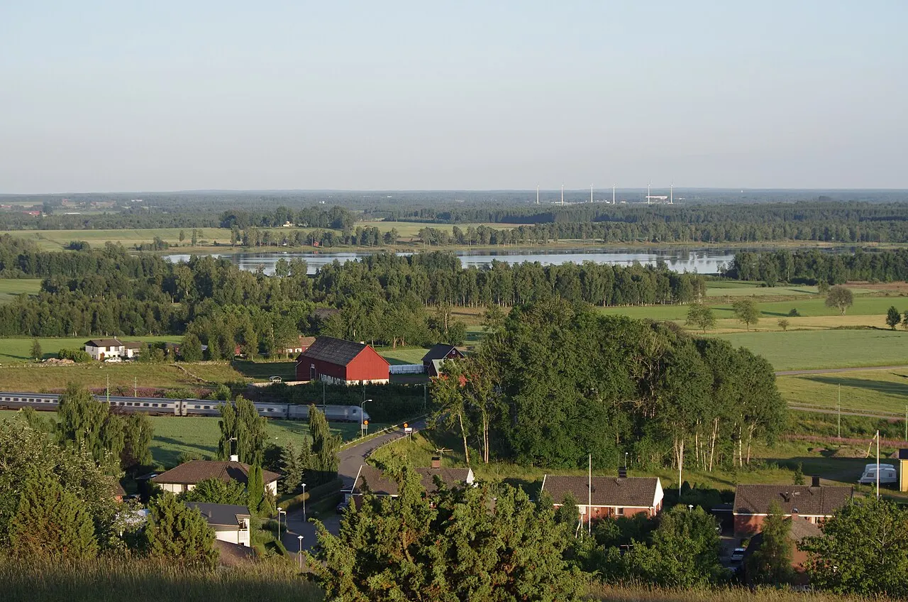 Odenskulle, en tätort i Falköpingskommun. Fotot är taget från den hedniska kultplatsen Odenskulle. Odensberg genomkorsas av Västra…