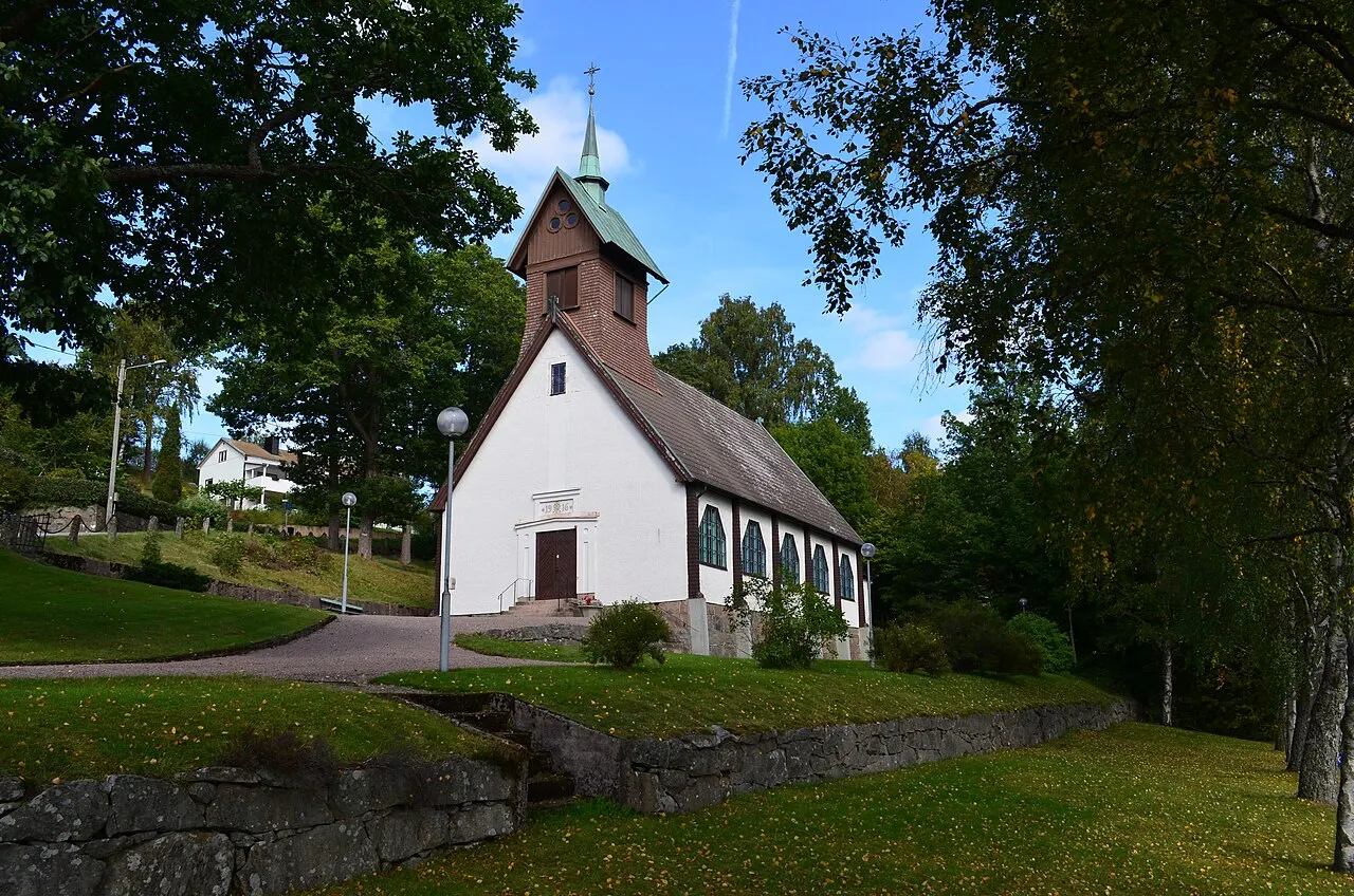 Olsfors kyrka från väster