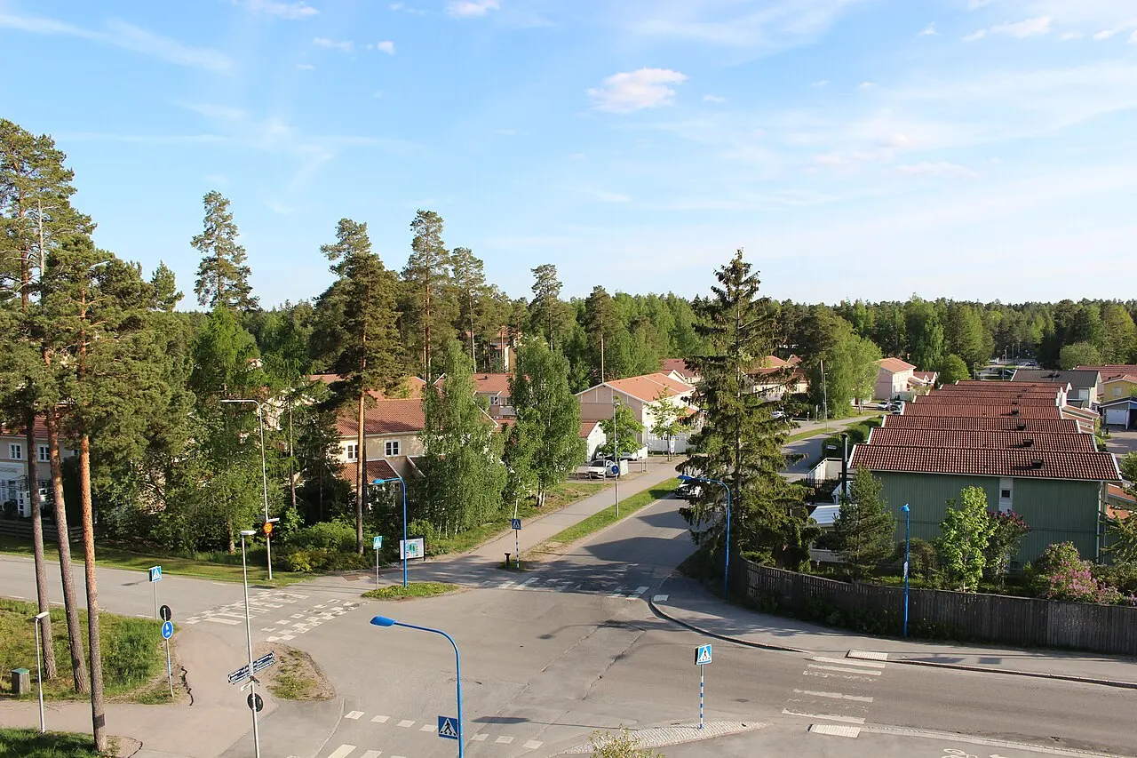 Vy mot söder. Linnés resväg och Ölandsresan i Sävja.