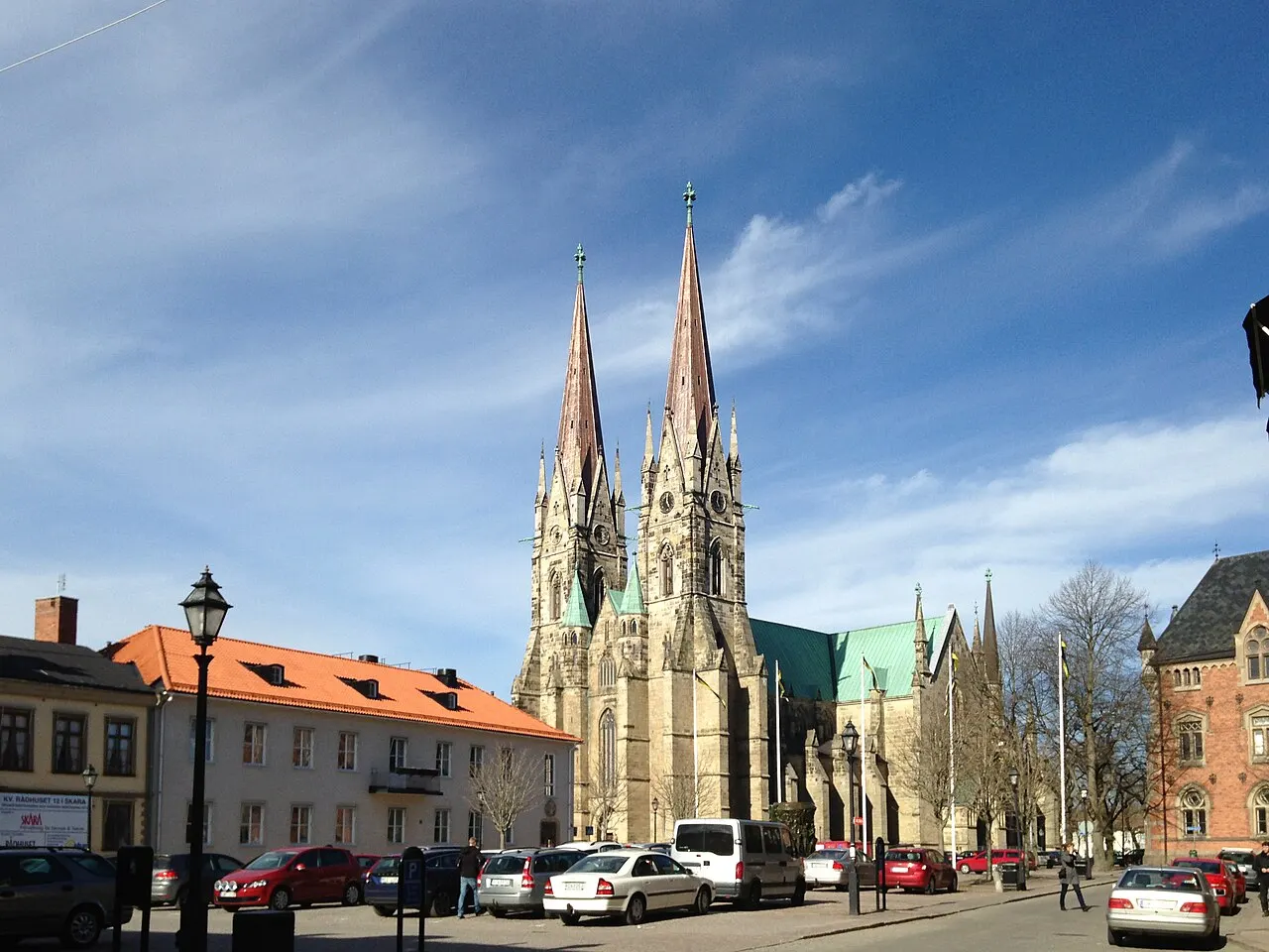 Skara domkyrka med nya kyrkotak