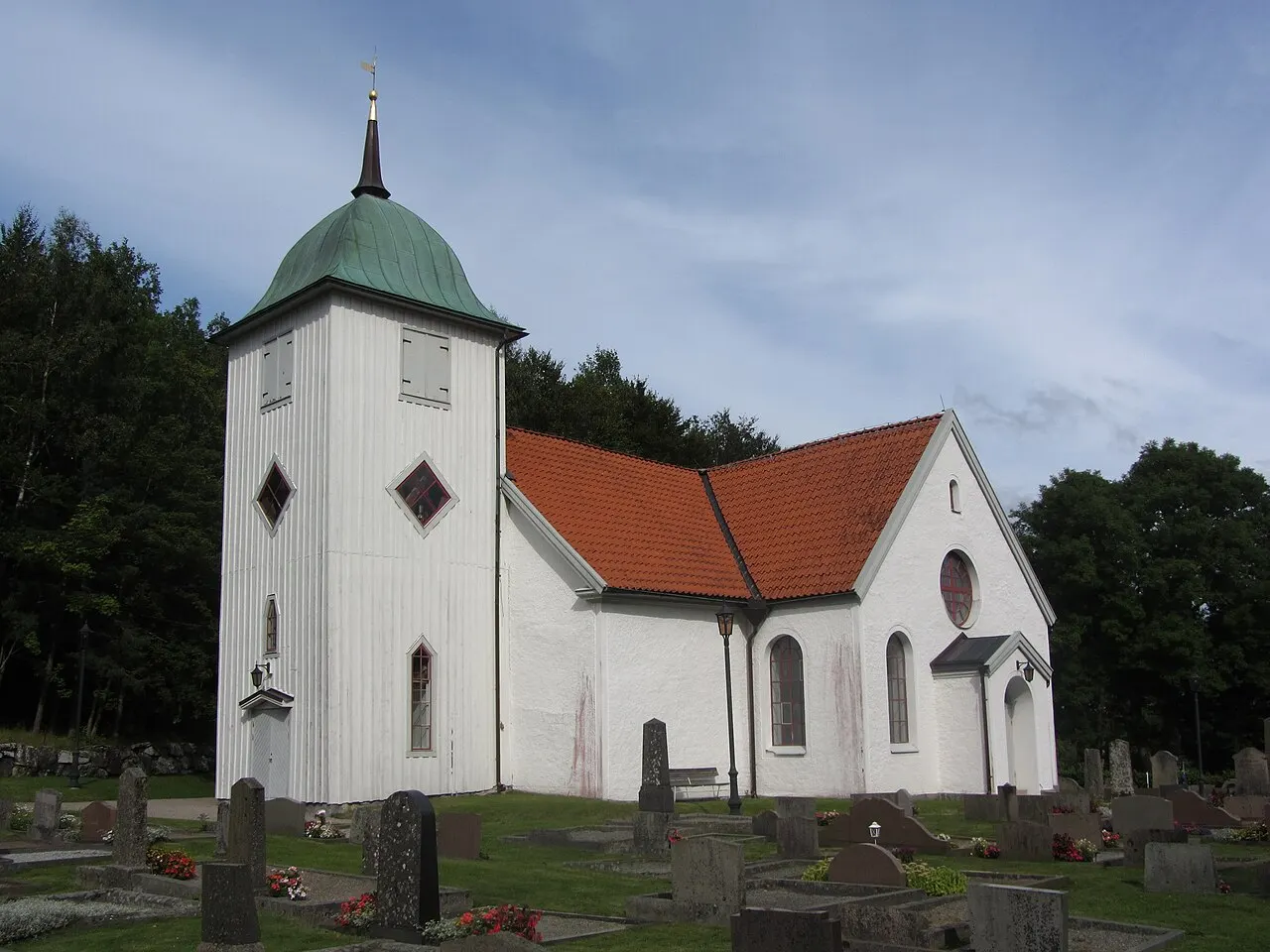 Spekeröds kyrka i södra Stenungsunds kommun i Bohuslän.