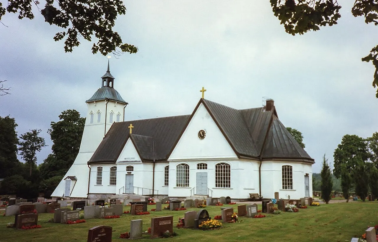 Tävelsås kyrka.Exteriör