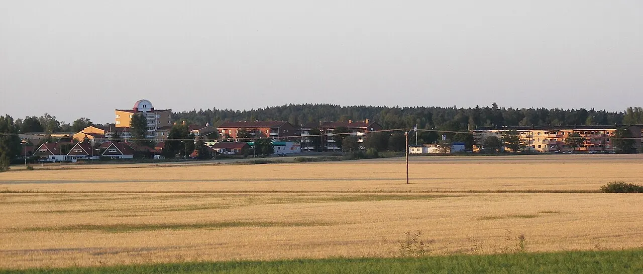 Tillberga sett från Hubbo kyrkogård, Sverige