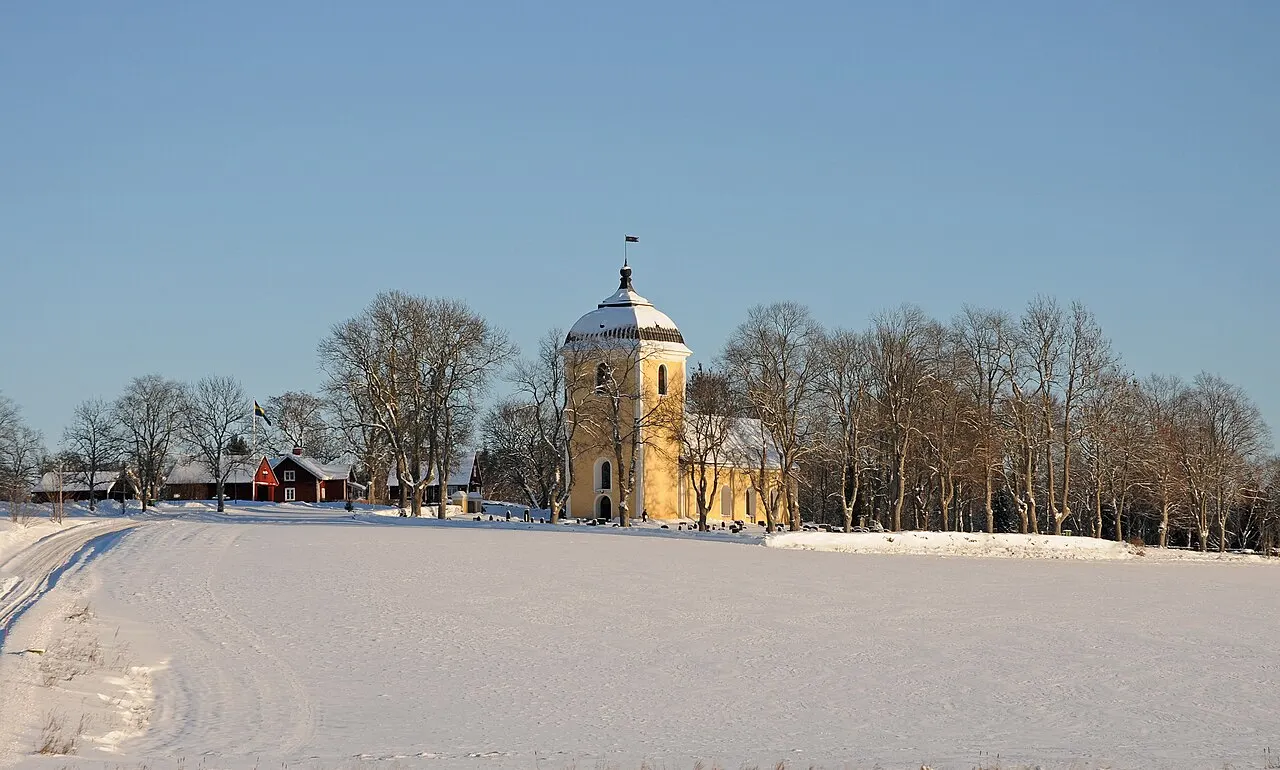 Tystberga sockenkyrka i december 2010
