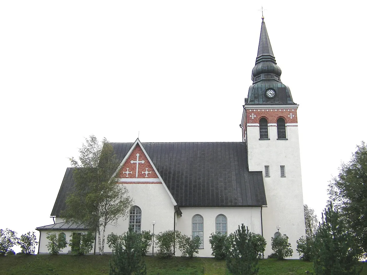 Ullångers kyrka sett från norr.