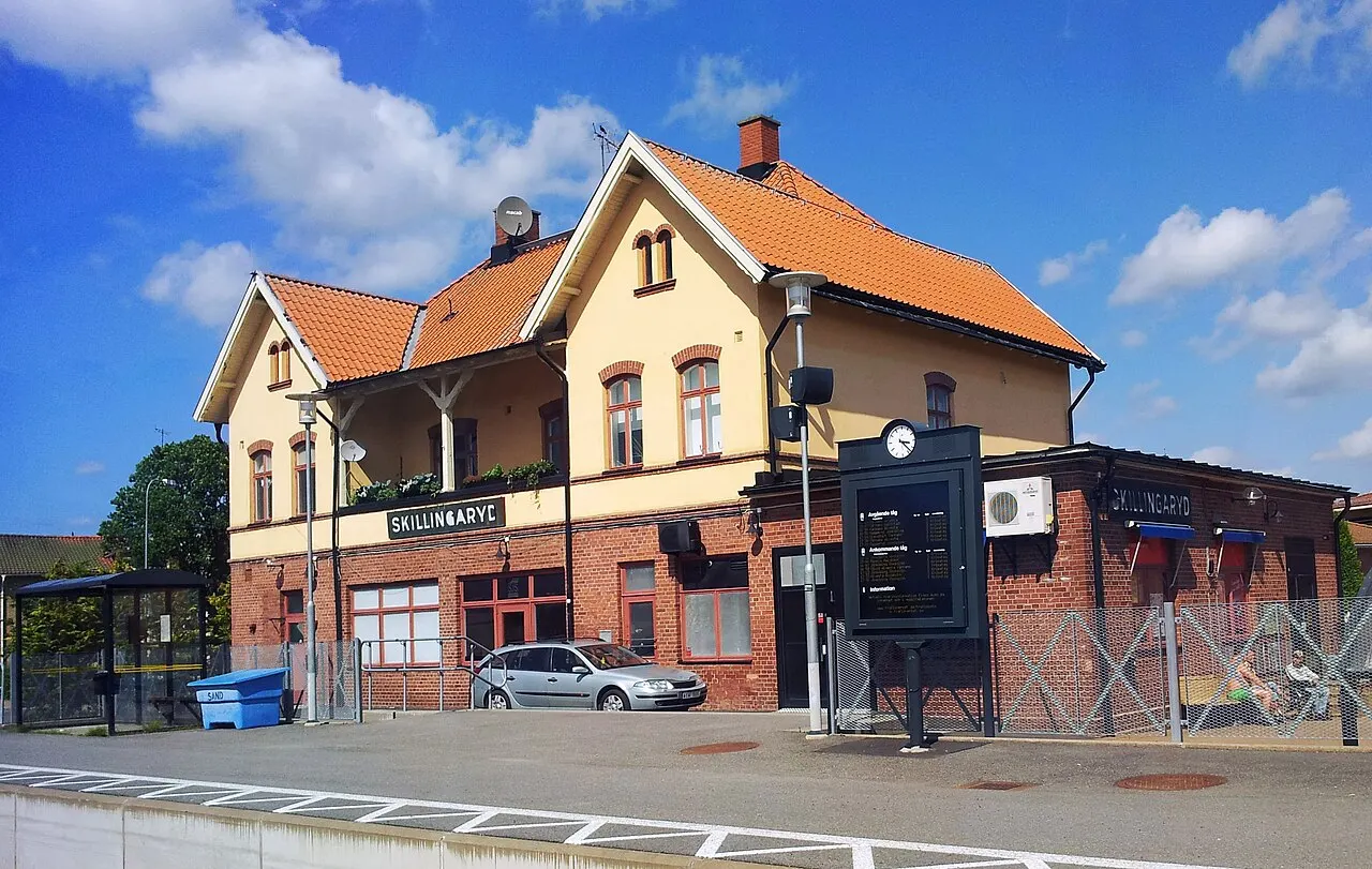 Skillingaryds station, från tåget. Juli 2013