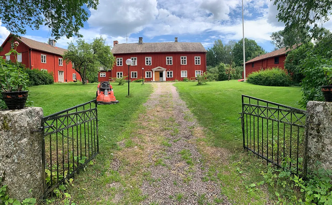Väse prästgård med flyglar