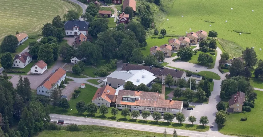 Västerbergs folkhögskola från luften